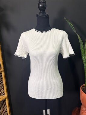 Off white ribbed shirt